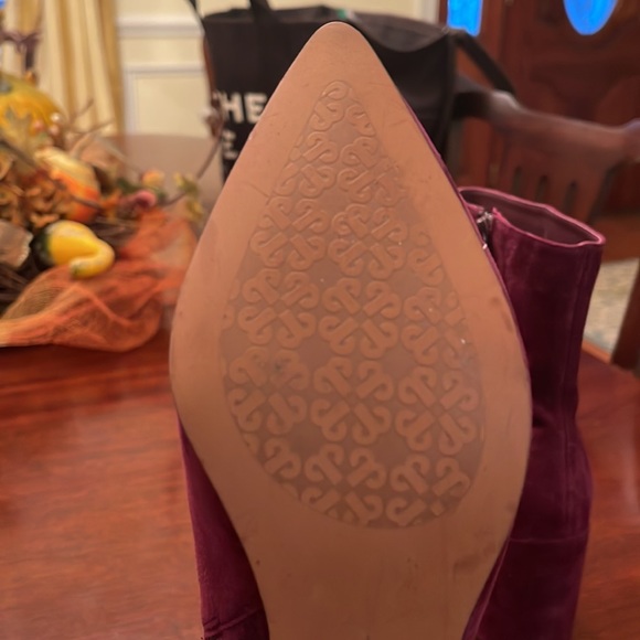 Lined Paola Wine Sued Heeled Boot!  Brand New! - Picture 9 of 9